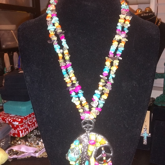 Jewelry - 💋FANTASTIC!/ PEACE NECKLACE ❤️